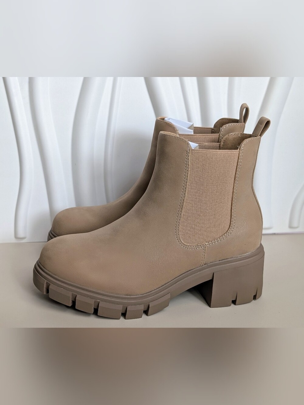 MIA Nomen Ivy Chelsea Boots Stone Taupe Chunky Lug Sole Size 8 NIB